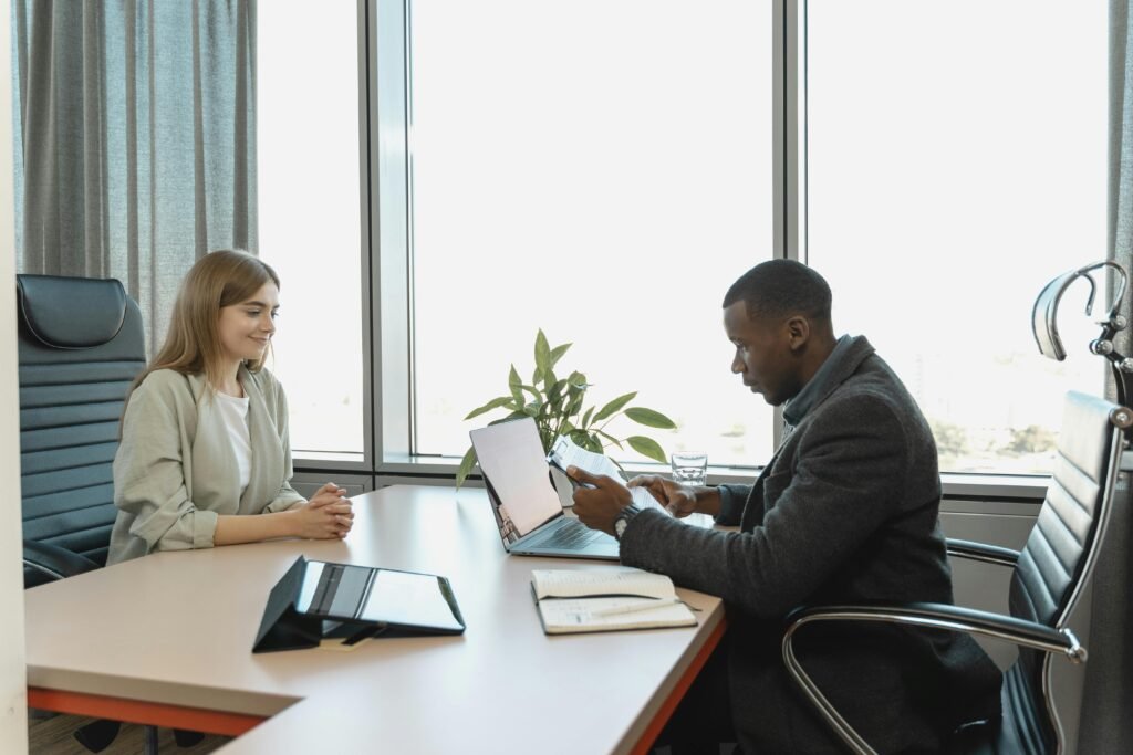 Tenha confiança em você se está ali é porque você é capaz, demonstre confiança em si durante a Entrevista de Emprego